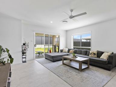 House Sold - NSW - Old Bar - 2430 - MODERN COASTAL HOME  (Image 2)