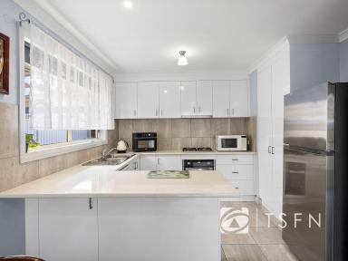 House For Sale - VIC - Eaglehawk - 3556 - Layout and lifestyle to suit retirees, families or investors and the best in low-maintenance living  (Image 2)
