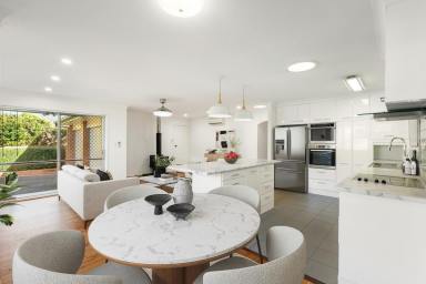 House For Sale - QLD - Mount Lofty - 4350 - Prime Mount Lofty Position Opposite Boyce Gardens Parkland  (Image 2)