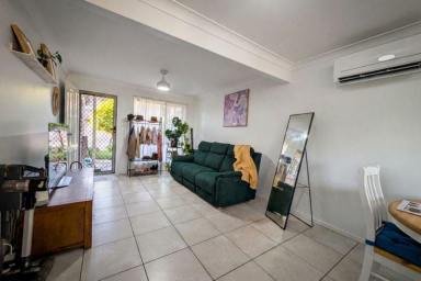Townhouse For Sale - QLD - Morayfield - 4506 - Under Contract  (Image 2)