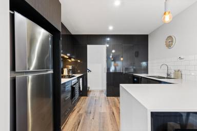 House For Sale - VIC - Bendigo - 3550 - Elevated City Living With Views  (Image 2)