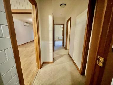 Villa For Lease - VIC - Brighton - 3186 - OVERSIZED BEACHSIDE 2-BEDROOM UNIT  (Image 2)