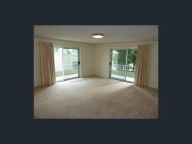 Unit For Lease - NSW - Forster - 2428 - THREE BEDROOM UNIT  (Image 2)