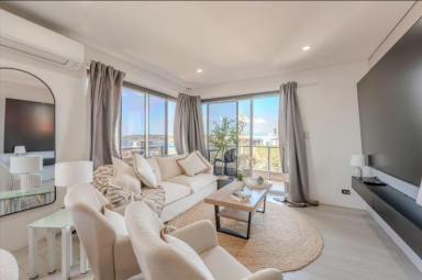 Apartment Leased - NSW - Queenscliff - 2096 - FURNISHED 3 MONTH RENTAL | WORK/STUDY/RELOCATE BY THE BEACH (Image 2)