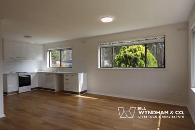 Unit Leased - VIC - Eagle Point - 3878 - Wake Up to Water Views in Eagle Point - APPLICATION PENDING  (Image 2)