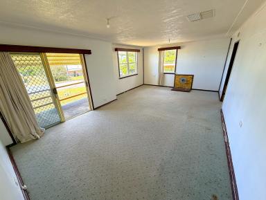 House For Sale - NSW - Quirindi - 2343 - IDEAL INVESTMENT OR FIRST HOME  (Image 2)