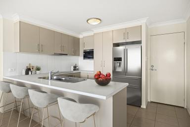 Unit For Sale - QLD - Glenvale - 4350 - Spacious Duplex Living with Privacy & Convenience (Image 2)