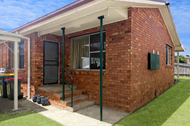 Unit For Lease - NSW - Glen Innes - 2370 - Neat Two Bedroom Unit  (Image 2)