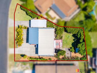 House For Sale - NSW - Surf Beach - 2536 - A PERFECT LIFESTYLE PROPERTY  (Image 2)