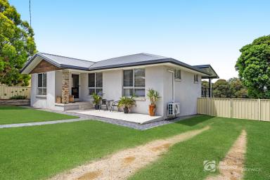 House For Sale - QLD - Warwick - 4370 - Modern Comfort on a Spacious Block  (Image 2)