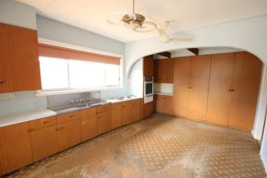 House Sold - VIC - Lockington - 3563 - CLASSIC CREAM BRICK VENEER SITED ON APPROX. 900 SQM ALLOT.  (Image 2)