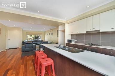 Unit For Sale - VIC - Shepparton - 3630 - 3 Bedrooms + Study Townhouse Close to Shepparton Lake & SAM (Shepparton Art Museum)  (Image 2)