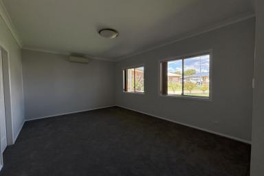 House For Lease - NSW - Inverell - 2360 - Family Home on Albion Hill  (Image 2)