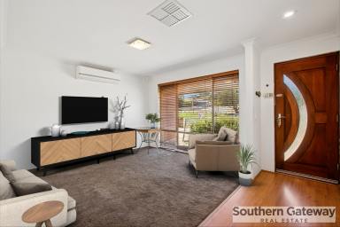 House For Sale - WA - Parmelia - 6167 - MODERN FAMILY HOME WITH GRANNY FLAT, SOLAR, TESLA & WHEELCHAIR ACCESS  (Image 2)