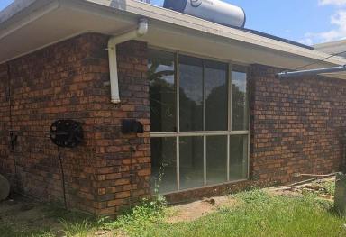 House Auction - QLD - Southside - 4570 - Southside Renovator- For Auction  (Image 2)