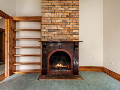 House For Sale - VIC - Hamilton - 3300 - Charming period residence on a large block  (Image 2)