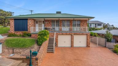 House For Sale - NSW - Goulburn - 2580 - TOP VIEWS IN AN ELEVATED POSITION  (Image 2)