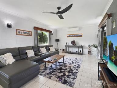 House For Sale - QLD - Mareeba - 4880 - The Complete Package: Pool, Granny Flat & Massive Shed (Image 2)