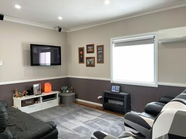 House For Sale - NSW - Gundagai - 2722 - Relax & Unwind  (Image 2)