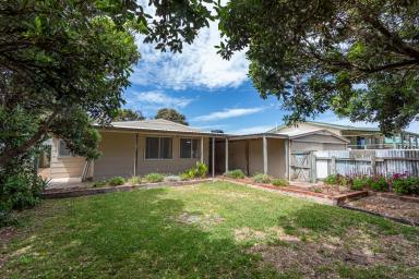 House For Sale - SA - Pelican Point - 5291 - One Minute from the Ocean – The Perfect Beach Weekender  (Image 2)