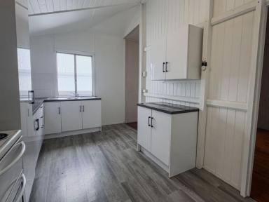 Unit For Lease - QLD - Park Avenue - 4701 - Highset Unit in a Convenient Location  (Image 2)