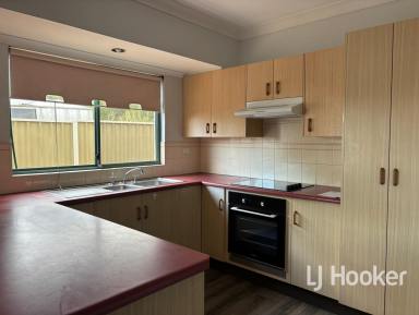 Duplex/Semi-detached For Lease - NSW - Inverell - 2360 - Low-maintenance living  (Image 2)