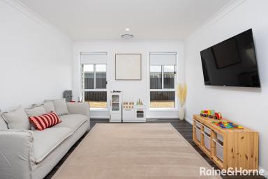 House For Sale - NSW - Lockhart - 2656 - Lookout Lockhart  (Image 2)