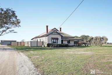 House For Lease - VIC - Cardinia - 3978 - Character home on 1 acre!  (Image 2)