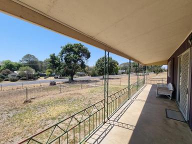 House For Sale - NSW - Tumblong - 2729 - Comfortable Cottage - Village Lifestyle (Image 2)