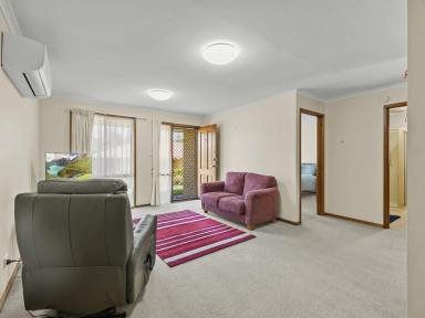 Unit For Sale - NSW - Bega - 2550 - CENTRAL, SPACIOUS & LOW-MAINTENANCE LIVING  (Image 2)