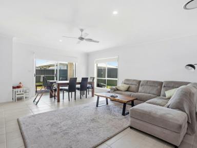 House For Sale - NSW - Old Bar - 2430 - EFFORTLESS MODERN LIVING MINUTES FROM THE BEACH  (Image 2)
