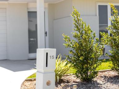 House For Sale - NSW - Old Bar - 2430 - EFFORTLESS MODERN LIVING MINUTES FROM THE BEACH  (Image 2)