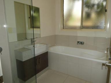 Unit For Lease - VIC - Sale - 3850 - EXECUTIVE TOWNHOUSE IN PRIME LOCATION  (Image 2)