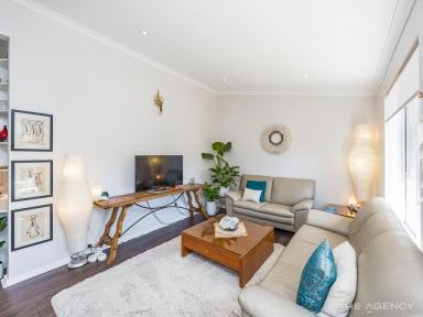 Villa For Sale - WA - Scarborough - 6019 - EUREKA!  (Image 2)