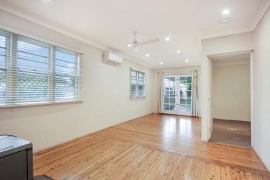 House For Lease - QLD - Newtown - 4350 - Beautiful Spacious Home Close to Town  (Image 2)
