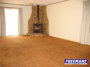 House For Lease - QLD - Kingaroy - 4610 - Spacious Family Home in Prime Hospital Hill Location  (Image 2)
