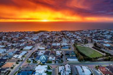 House For Sale - WA - Jindalee - 6036 - Idyllic Coastal Property With Spacious Granny Flat/Studio  (Image 2)