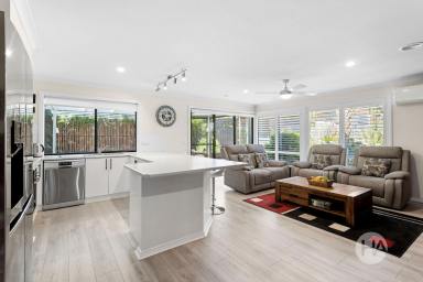 House For Sale - VIC - Mornington - 3931 - Stylish, Light and Effortlessly Liveable  (Image 2)