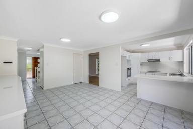 House For Lease - QLD - Tewantin - 4565 - Five-Bedroom Home with Multiple Living Areas  (Image 2)