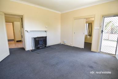 House For Sale - NSW - Inverell - 2360 - SPACE TO GROW, ROOM TO PLAY  (Image 2)