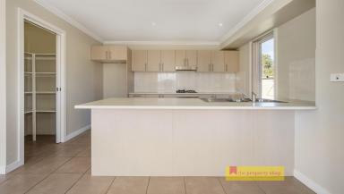 House For Sale - NSW - Mudgee - 2850 - PRIVATE FAMILY LIVING IN A QUIET LOCATION  (Image 2)