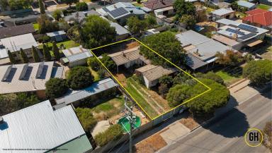 House For Sale - VIC - Swan Hill - 3585 - Renovate, Rebuild or Redevelop – Prime Opportunity in Central Swan Hill  (Image 2)