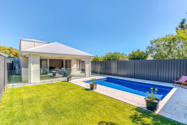 House For Sale - WA - Alfred Cove - 6154 - In a Word: Striking.  (Image 2)