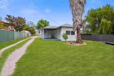 House For Sale - NSW - Mudgee - 2850 - FANTASTIC FAMILY HOME  (Image 2)