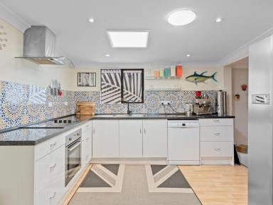 House For Sale - SA - Port Noarlunga - 5167 - PROPERTY IN THE HEART OF PORT NOARLUNGA  (Image 2)