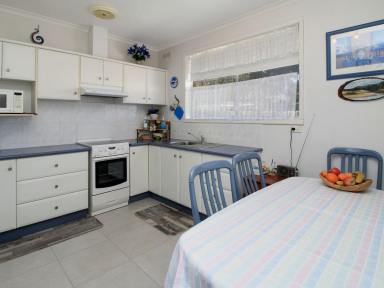House For Lease - VIC - Bairnsdale - 3875 - UNIT CLOSE TO SCHOOLS  (Image 2)
