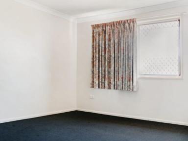 Unit For Lease - QLD - Newtown - 4350 - Fantastic 2 Bedroom Brick in a Perfect Location  (Image 2)