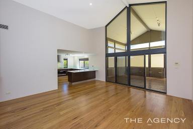 House For Sale - WA - Geographe - 6280 - Grand Family Living with Independent Guest Retreat & Impressive Outdoor Entertaining  (Image 2)