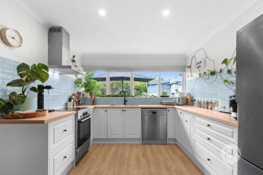 House For Sale - VIC - Frankston - 3199 - Position, Potential & Possibility  (Image 2)