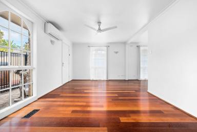 Villa Leased - VIC - Mentone - 3194 - HIGHLY SOUGHT AFTER LOCATION | MINUTES FROM BEACH | SPACIOUS LIVING  (Image 2)